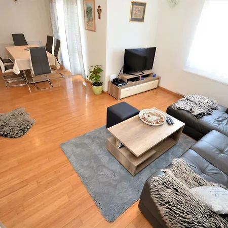 Miro Apartment