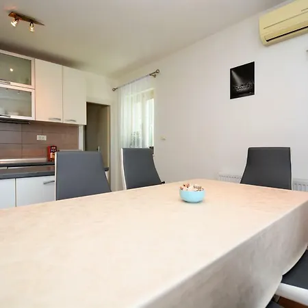 Apartment Miro