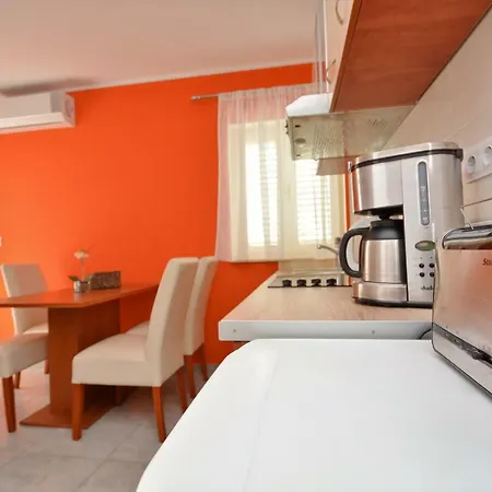 Apartment Miro Petrcane