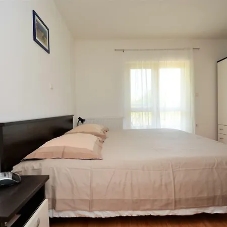 Miro Apartmán Petrcane