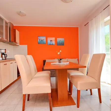 Miro Apartmán Petrcane